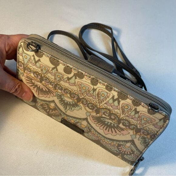 Sakroots smartphone crossbody wallet coated canvas pastel elephant - Picture 2 of 16